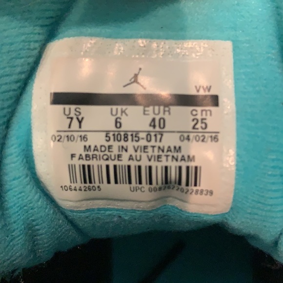 Sz 7 Hyper Jade exclusive two-tone. black suede,contrasted by bright Hyper - Picture 5 of 8